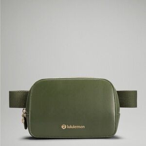 Lululemon Everywhere Belt Bag Cactus Material 1L